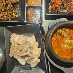 더맛있는족발보쌈 사진