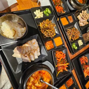 더맛있는족발보쌈 사진