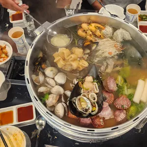 갯벌의 조개 사진