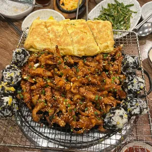나으리 숯불닭발 사진