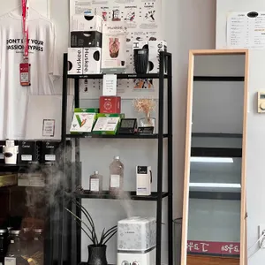 아웃오브컴포트 사진