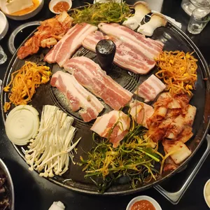 왕솥뚜껑 삼겹살 사진