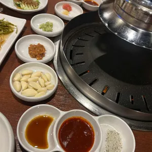 고기굽는남자 사진
