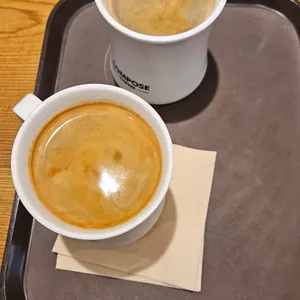 컴포즈커피 사진