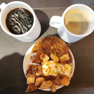 헤밍웨이베이커리카페 & 다이닝카페 사진 1