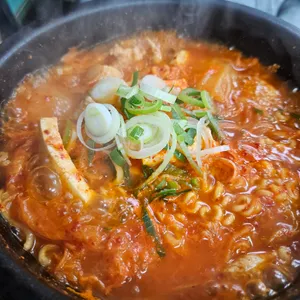 조선호랑이 김치찌개&냉면 사진