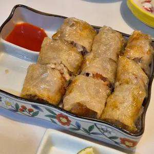 우엔 사진