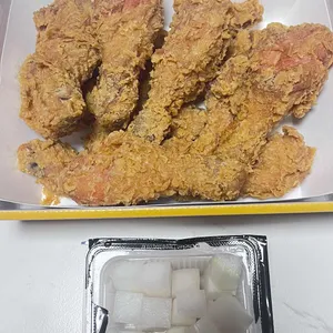 BBQ치킨 사진 1