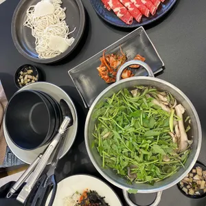 윤우재 샤브칼국수 사진