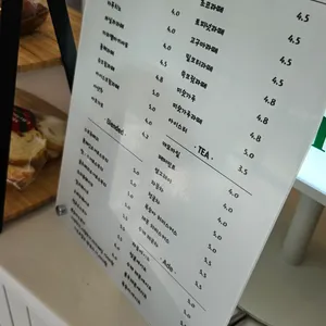 앳디스모먼트 리뷰 사진