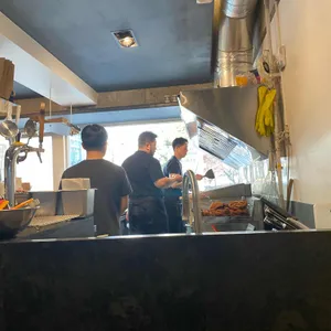 클래식 햄버거 리뷰 사진