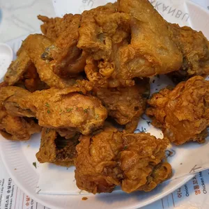 깐부치킨 사진