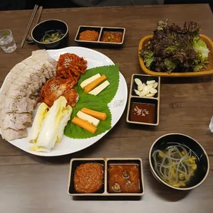 귀한족발 사진