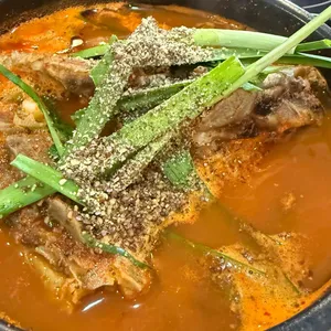 불굴의차여사감자탕 사진