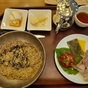 원할머니 국수보쌈 사진