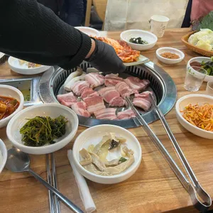 소문난촌돼지 사진