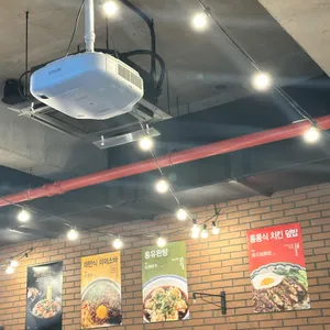 스트릿 리뷰 사진