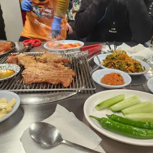 숯불왕갈비 사진