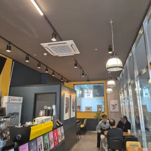 컴포즈커피 사진