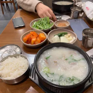 더도이 종가집 돼지국밥 사진