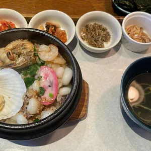 모랑해물솥밥 사진