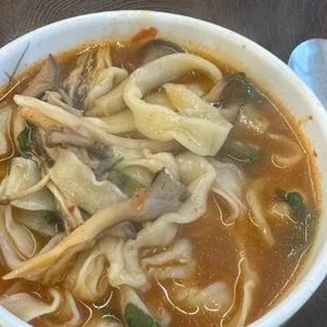 부산얼크니샤브칼국수 사진