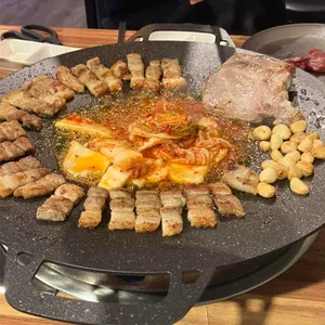 흑돼지도담그리들삼겹살 사진