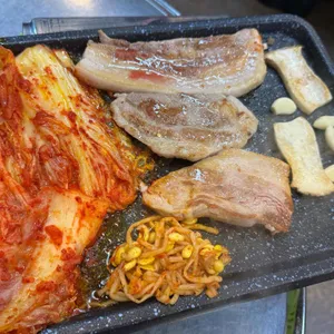 그래도 김치삼겹살 사진