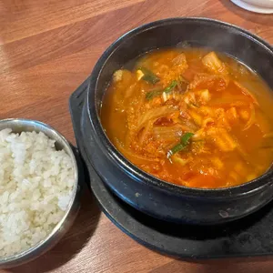 맷돌로만 사진