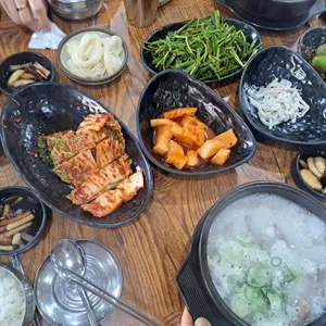 장수꼬리곰탕 사진