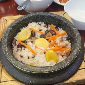 오얏리 돌솥밥 사진