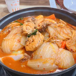 하슬라 묵은지찜닭 사진