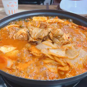 하슬라 묵은지찜닭 사진