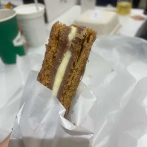 봉주르마담 사진