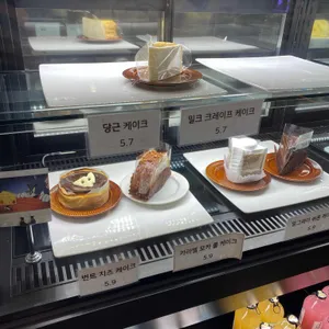 카페 포즈 리뷰 사진
