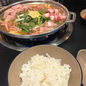 완백부대찌개 고사리꽃삼겹 사진