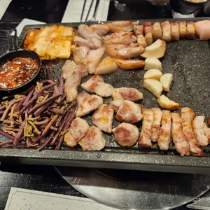 돈블랙 사진 1