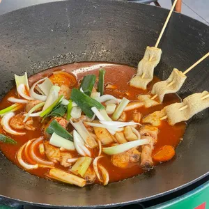 통큰솥뚜껑닭볶음탕&두부생각 사진