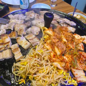 통통솥뚜껑삼겹살 사진