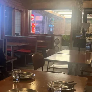 로니스 개러지 리뷰 사진