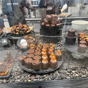 꼬모윤 사진