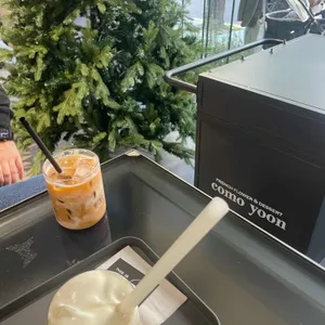 꼬모윤 사진