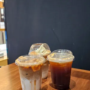 폴바셋 사진