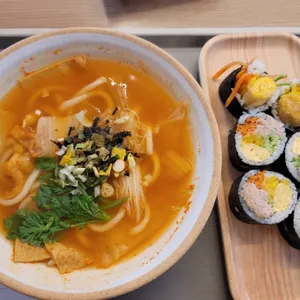 삐사감김밥 사진