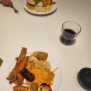 애슐리퀸즈 사진