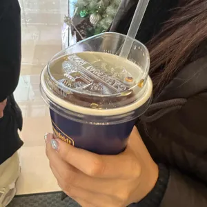 로네펠트티하우스 대표 사진