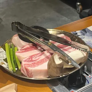 노란돼지 사진