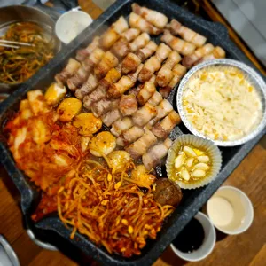 꿀삼겹 사진