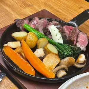 윰 사진