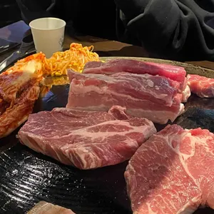 동두천솥뚜껑삼겹살 사진
